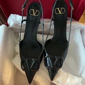 Valentino Vlogo Signature Calfskin Slingback Pump 80 MM Black